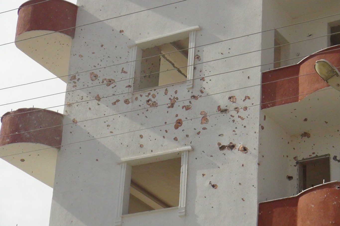 Nusaybin’de bombalı ve silahlı saldırı